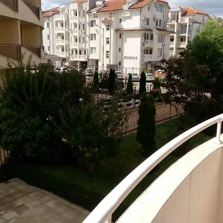 Апартаменты Orange Studio A14 & A39 *